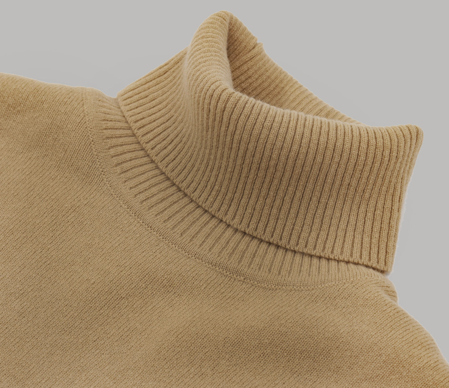 Cashmere Geelong Roll Neck Jumper in Camel