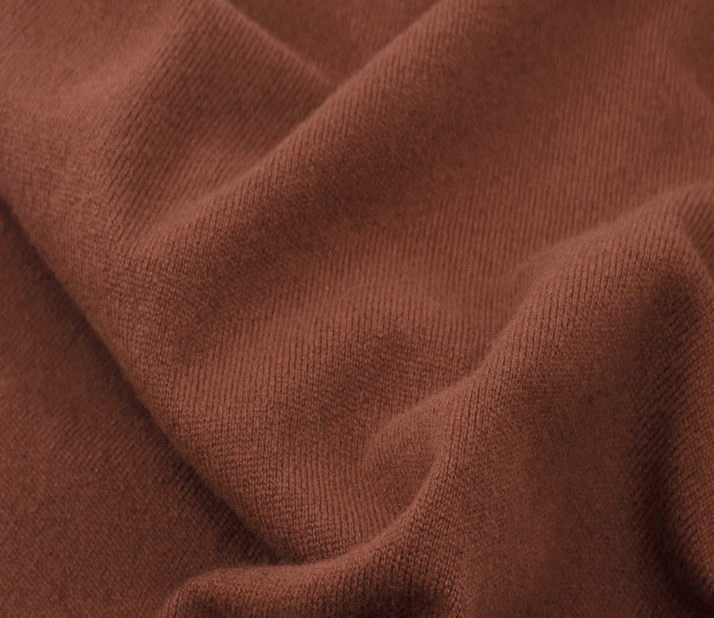 Cashmere Geelong Roll Neck Jumper in Cocoa