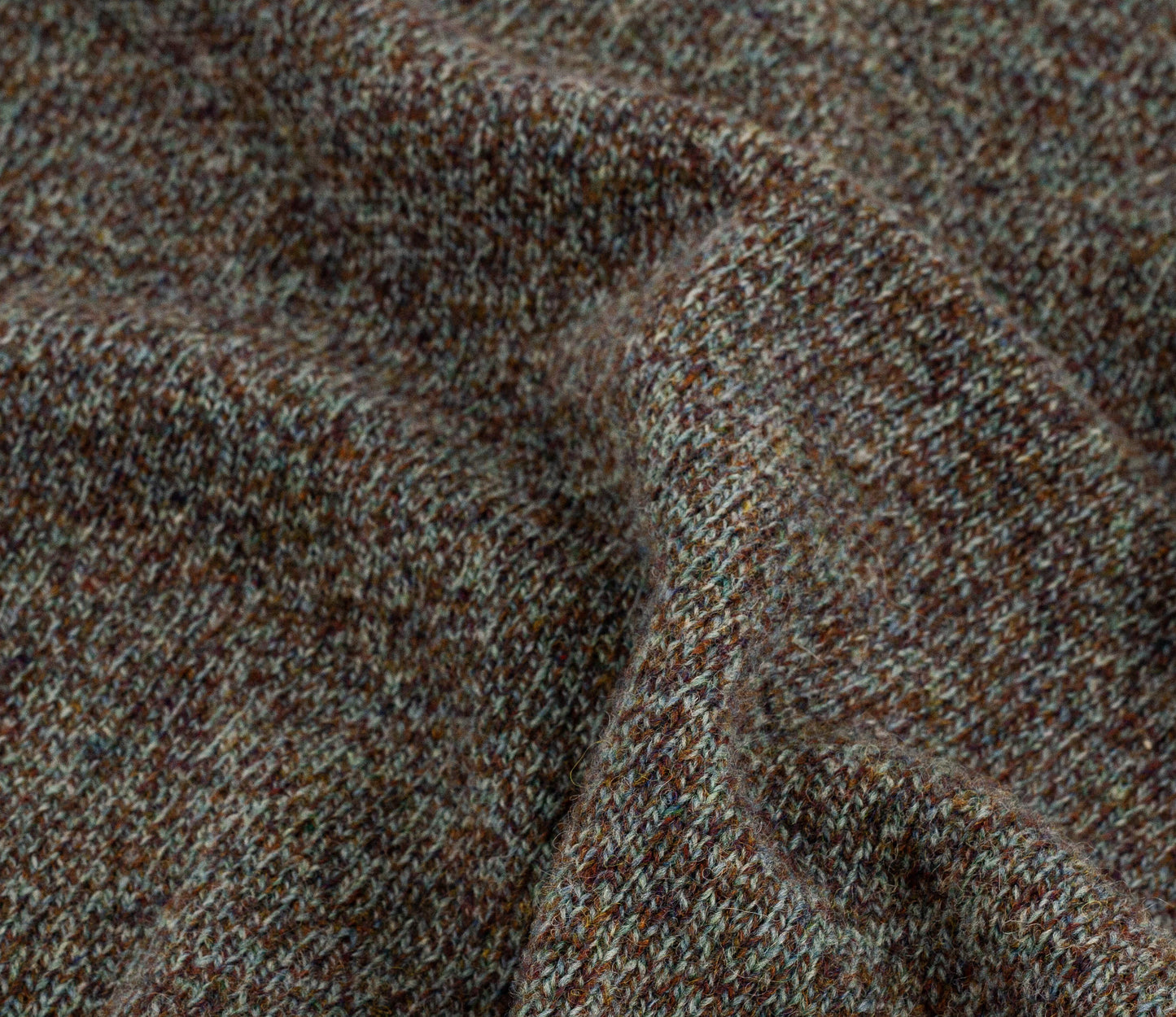 Fully Fashioned Shetland Crew Neck Jumper in Peat Green