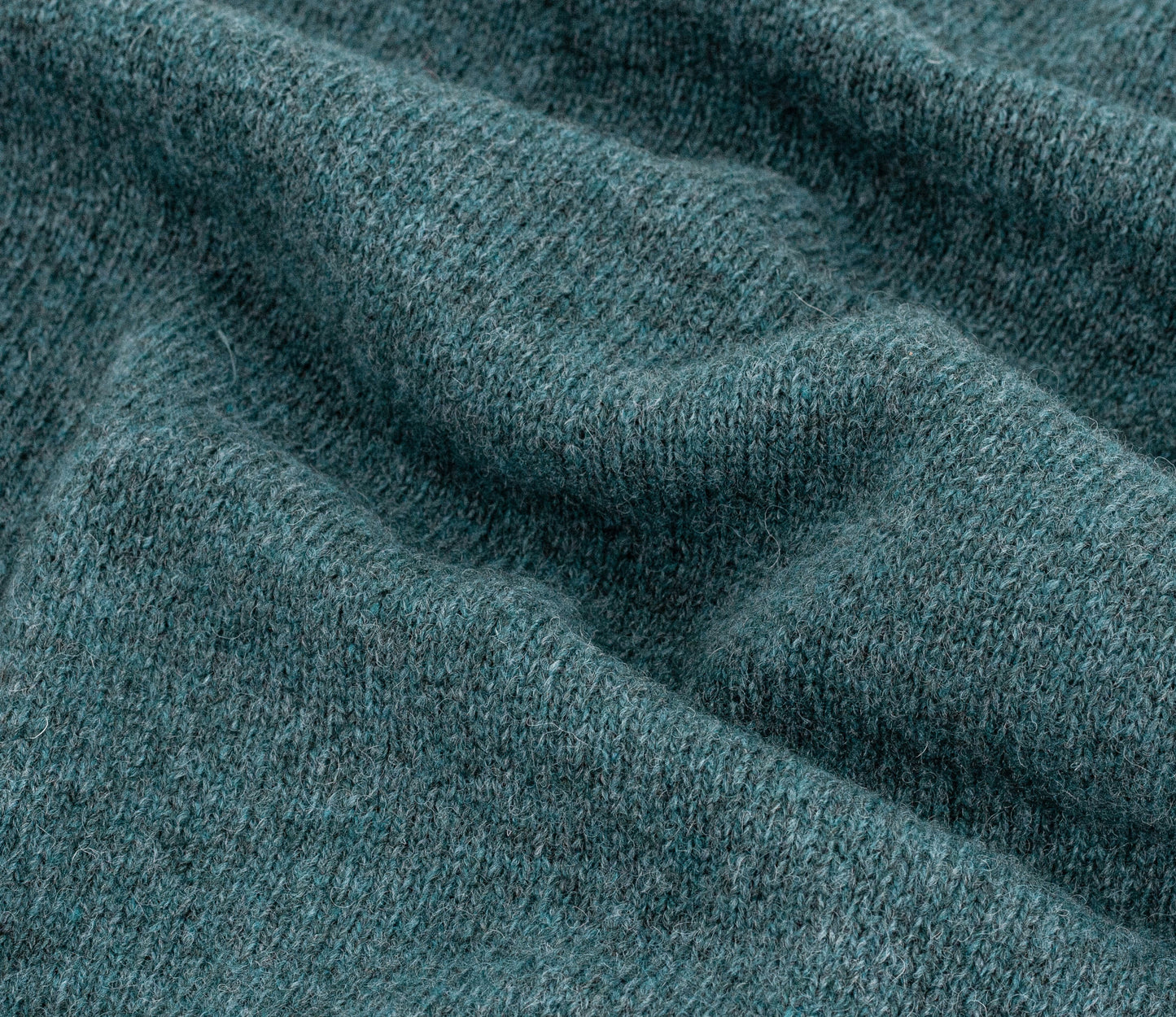 Fully Fashioned Shetland Crew Neck Jumper in Mariner