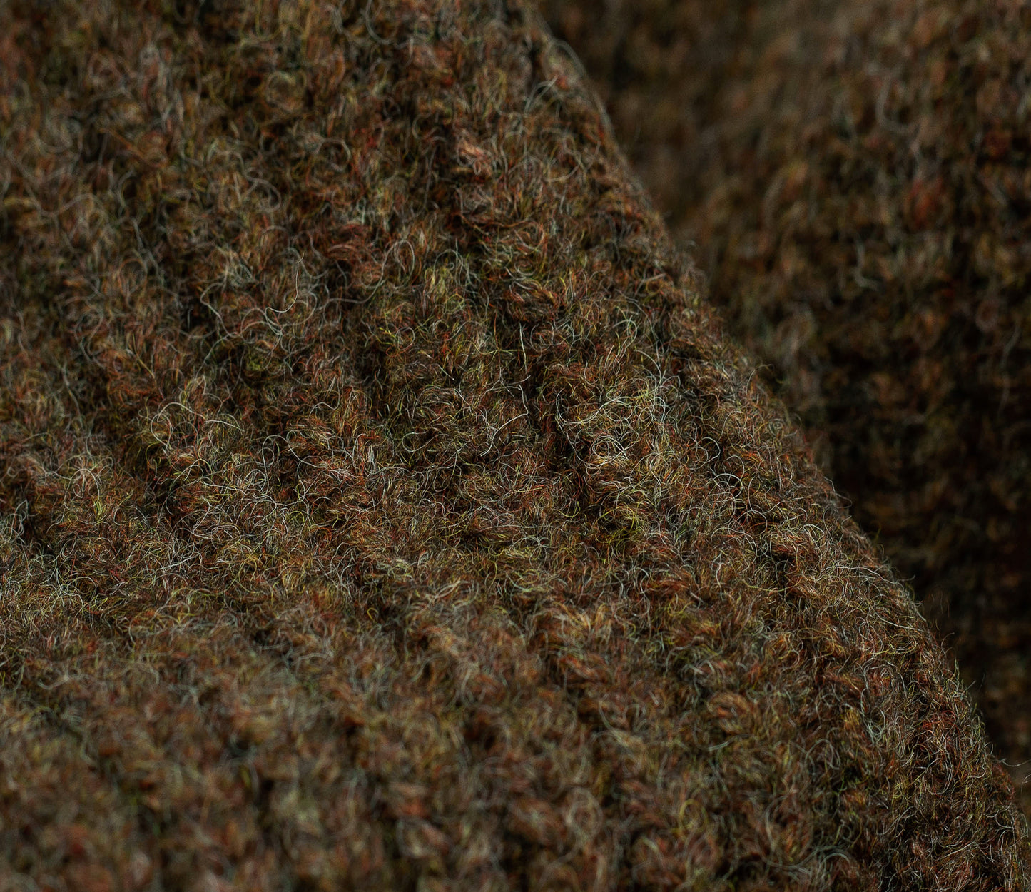Chunky Wool Fisherman Crew Neck Jumper in Oak Brown