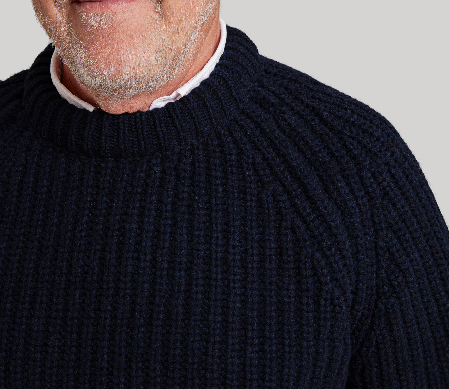 Chunky Wool Fisherman Crew Neck Jumper in Navy