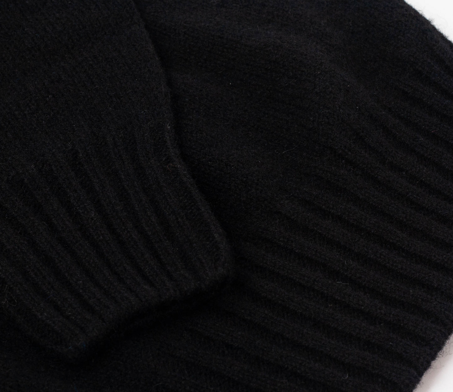 Classic Shetland Crew Neck Jumper in Black