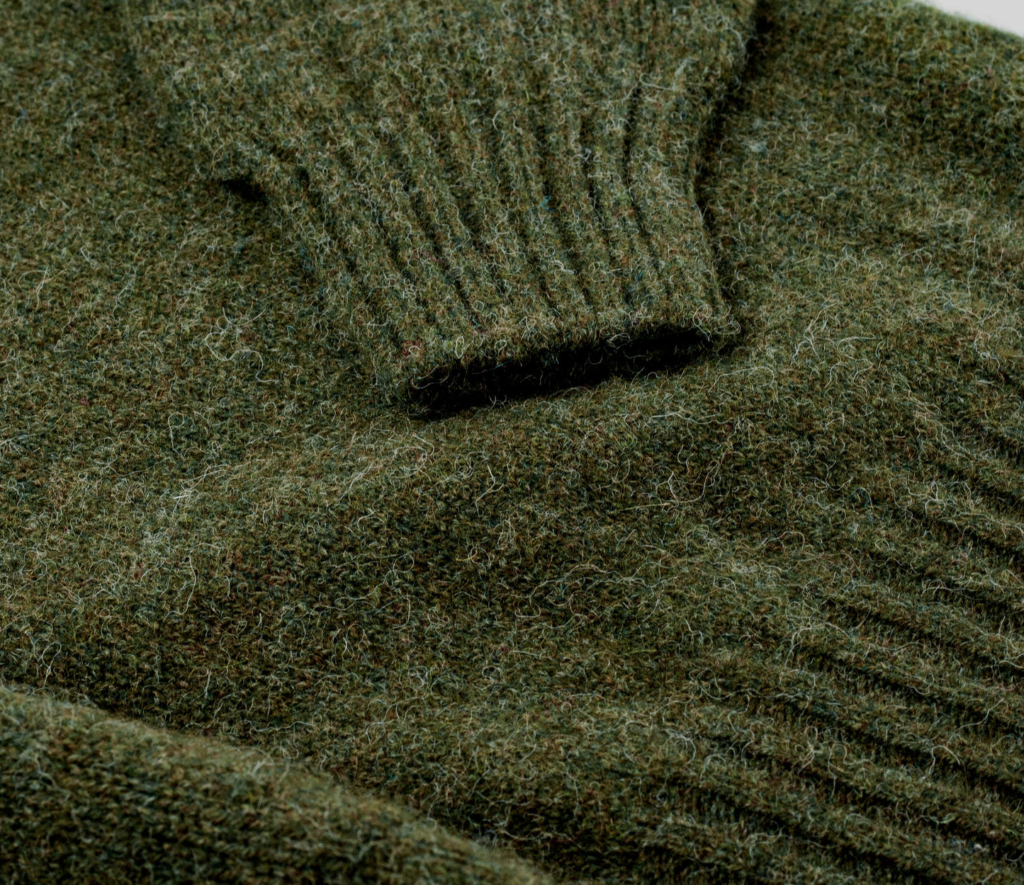 Classic Shetland Crew Neck Jumper in Moss Green