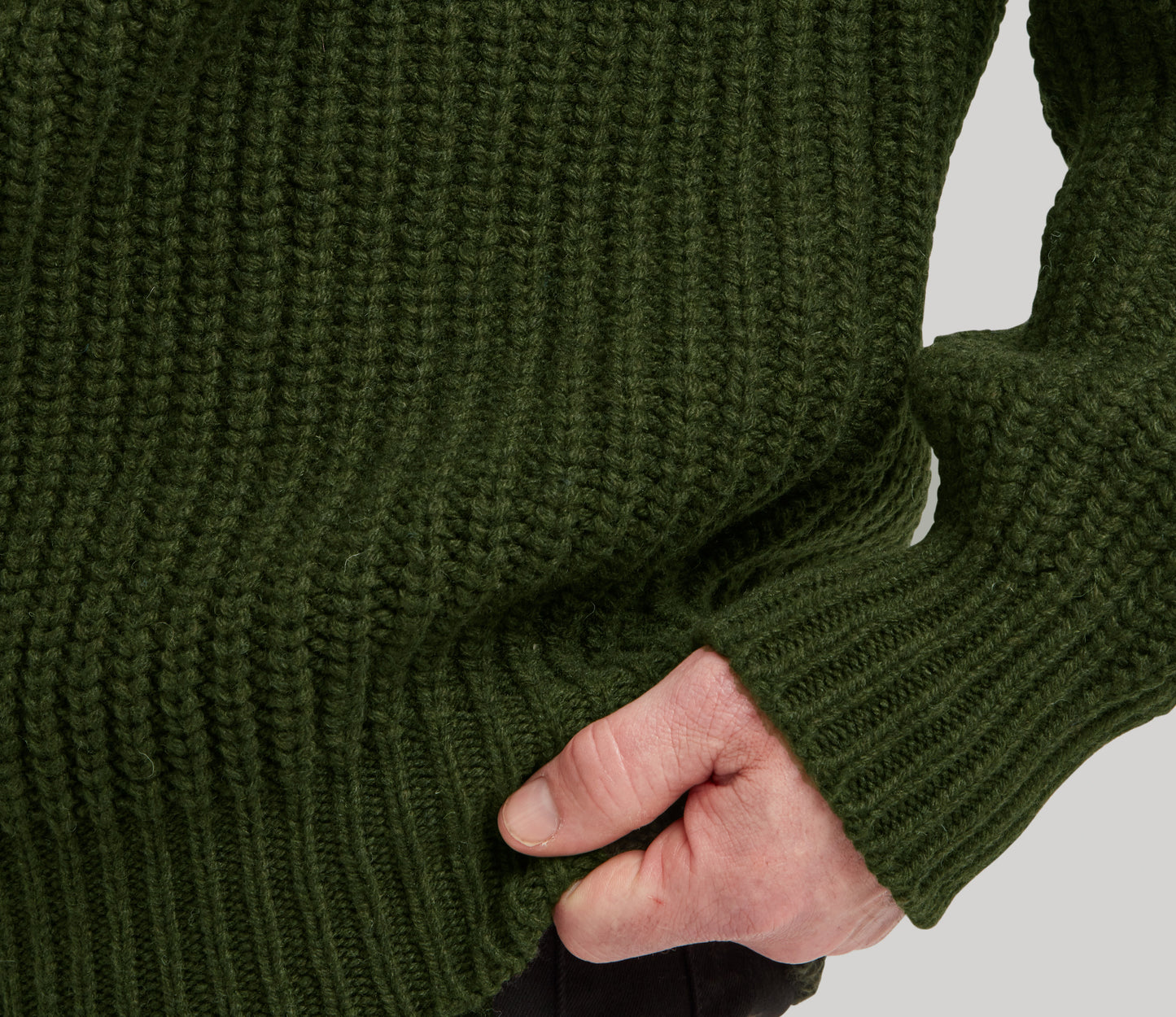 Chunky Wool Fisherman Crew Neck Jumper in Forest Green