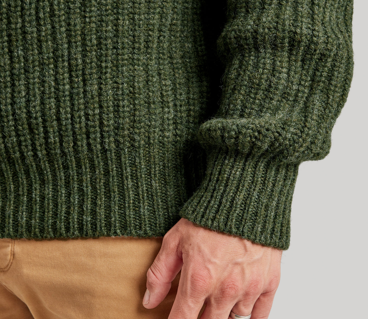 Chunky Wool Fisherman Crew Neck Jumper in Moss