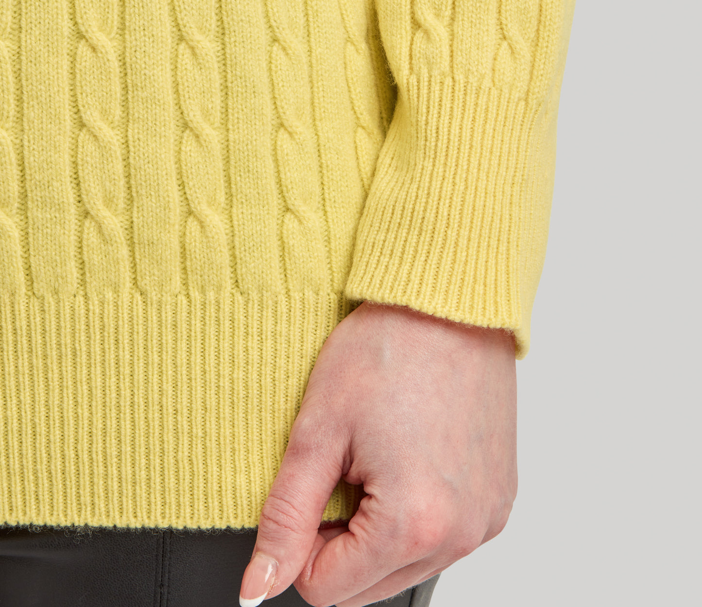 Geelong Lambswool Cable Crew Neck Jumper in Lemon – Genuine