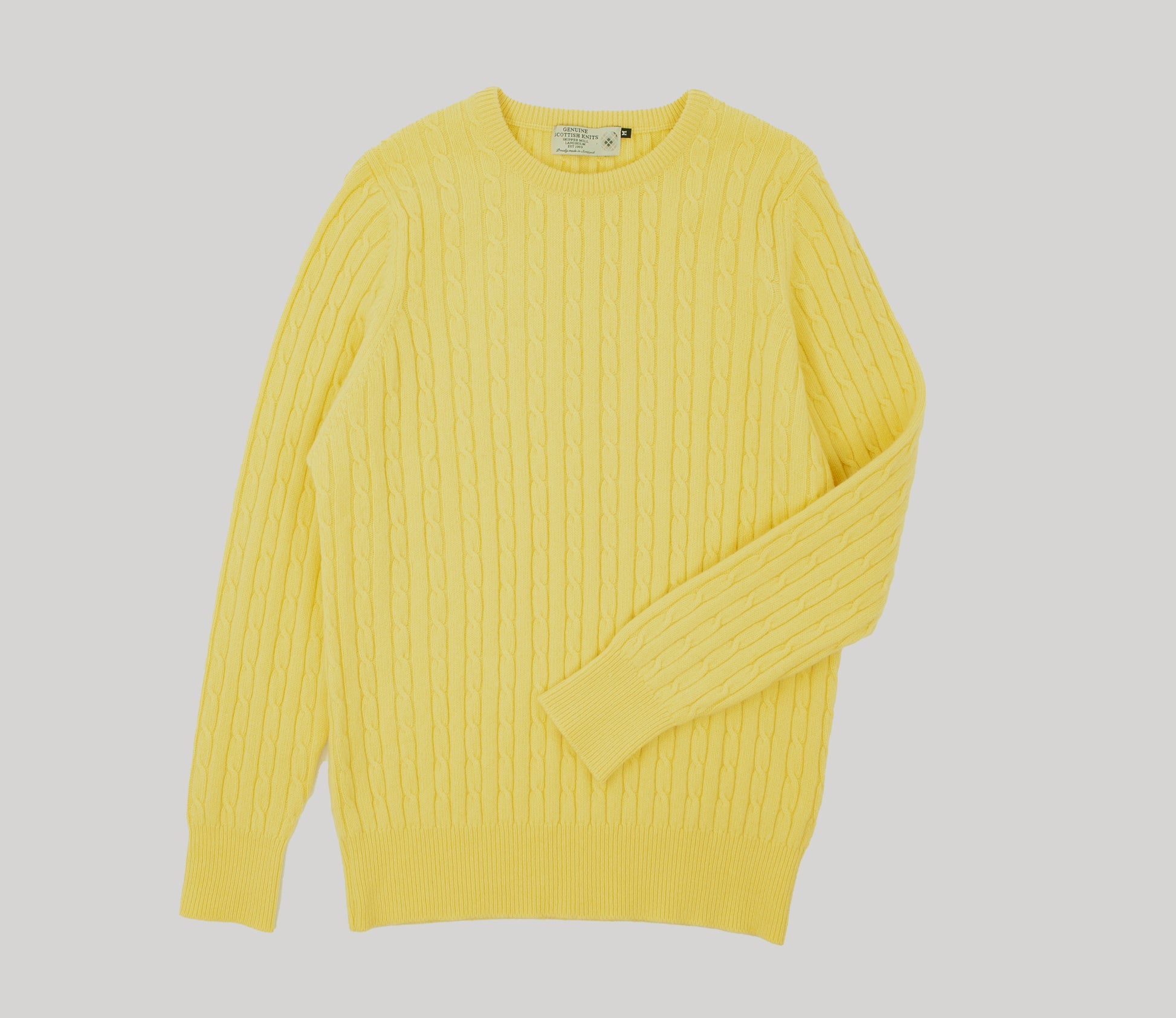 Geelong Lambswool Cable Crew Neck Jumper in Lemon – Genuine